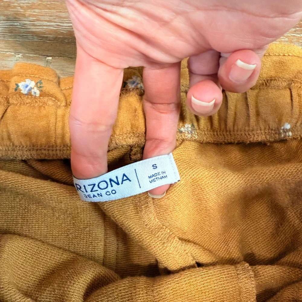 Arizona jean Co. floral shorts women’s small